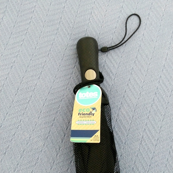 Totes Golf-Size Umbrella 55" in black - Picture 2 of 5